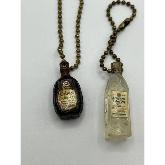 Seagrams Gin Keychain Mini Bottle &Vintage Mini CALVERT Whiskey Bottle Keychain - Picture 1 of 16